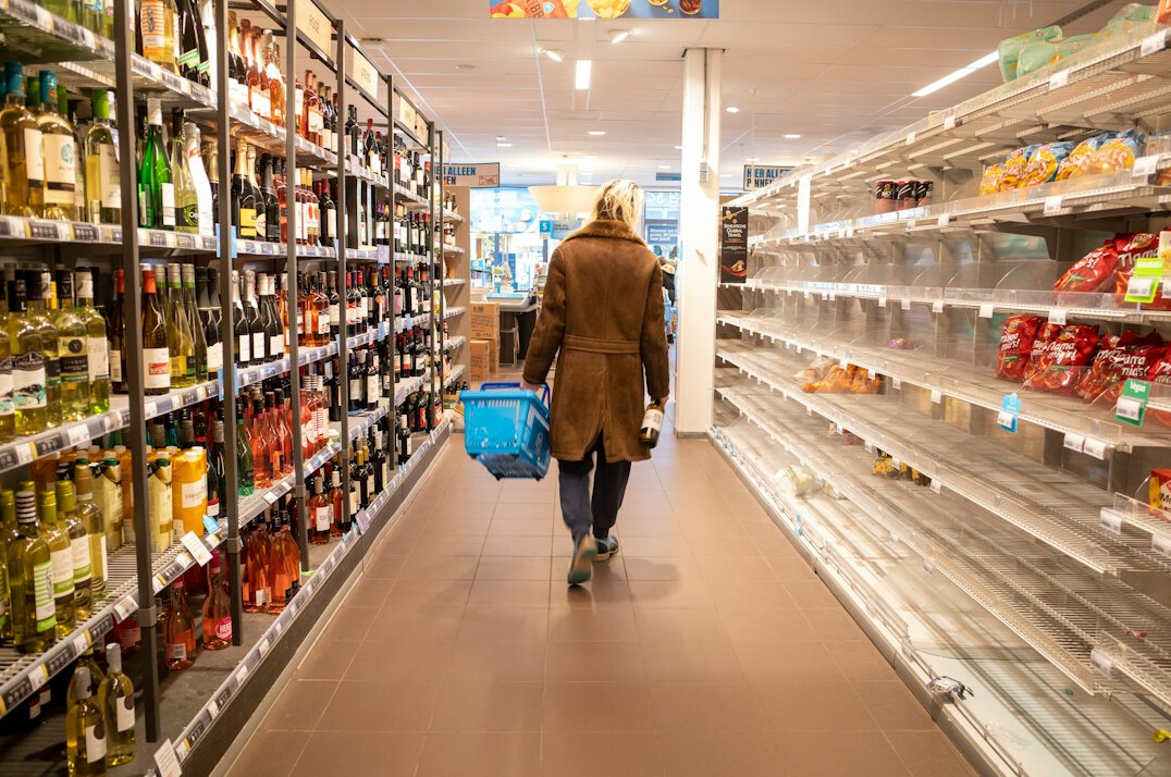 supermarket interior busy